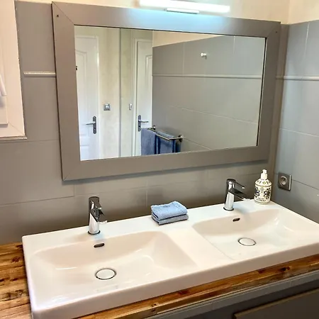 Villa Alpha Centauri