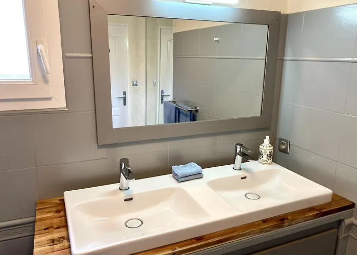 Villa Alpha Centauri